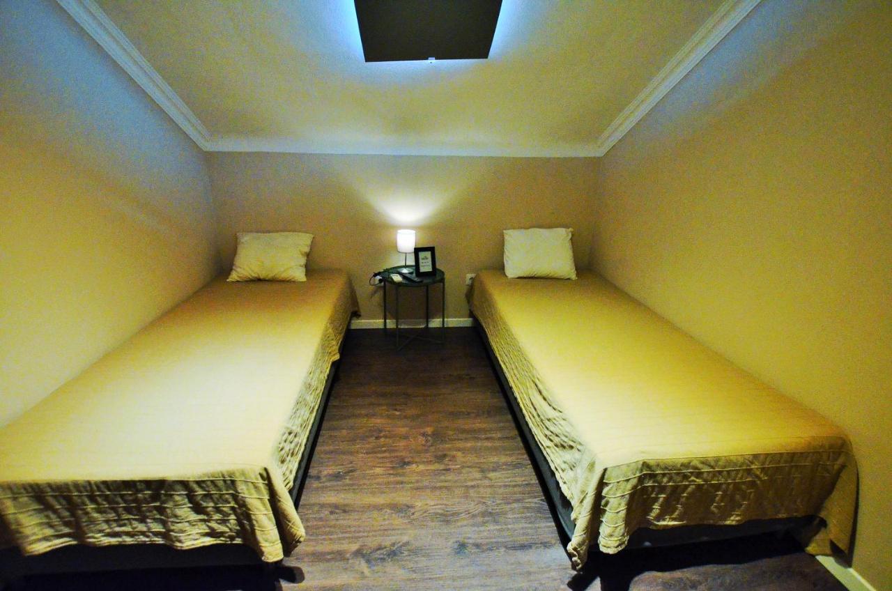 Rooms Dp Setúbal Exteriör bild